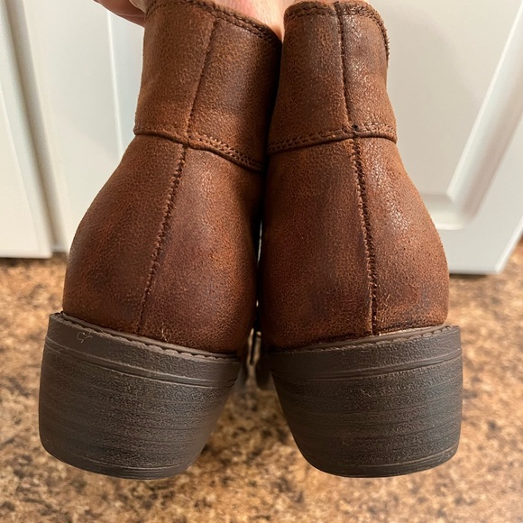 BareTraps brown bootie- Size 7M - Picture 5 of 9